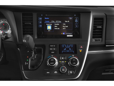 2015 Toyota Sienna SE 8 Passenger