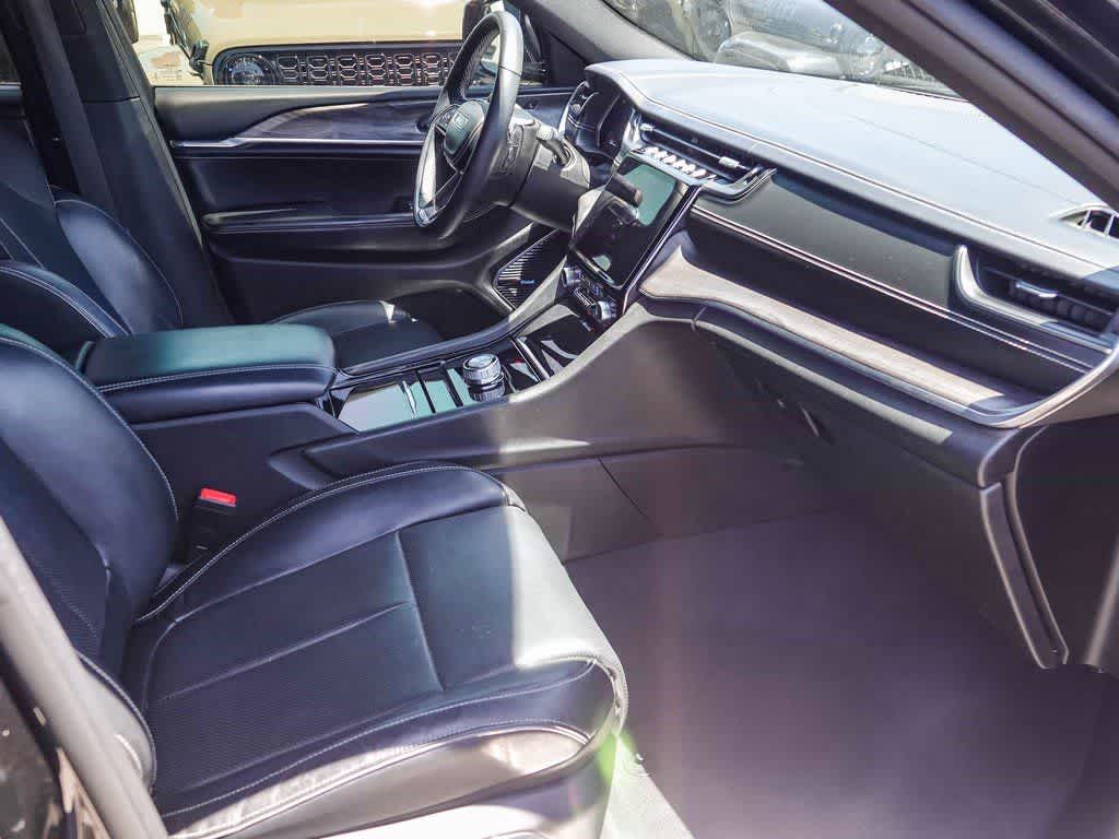 2022 Jeep Grand Cherokee L Overland 4x2