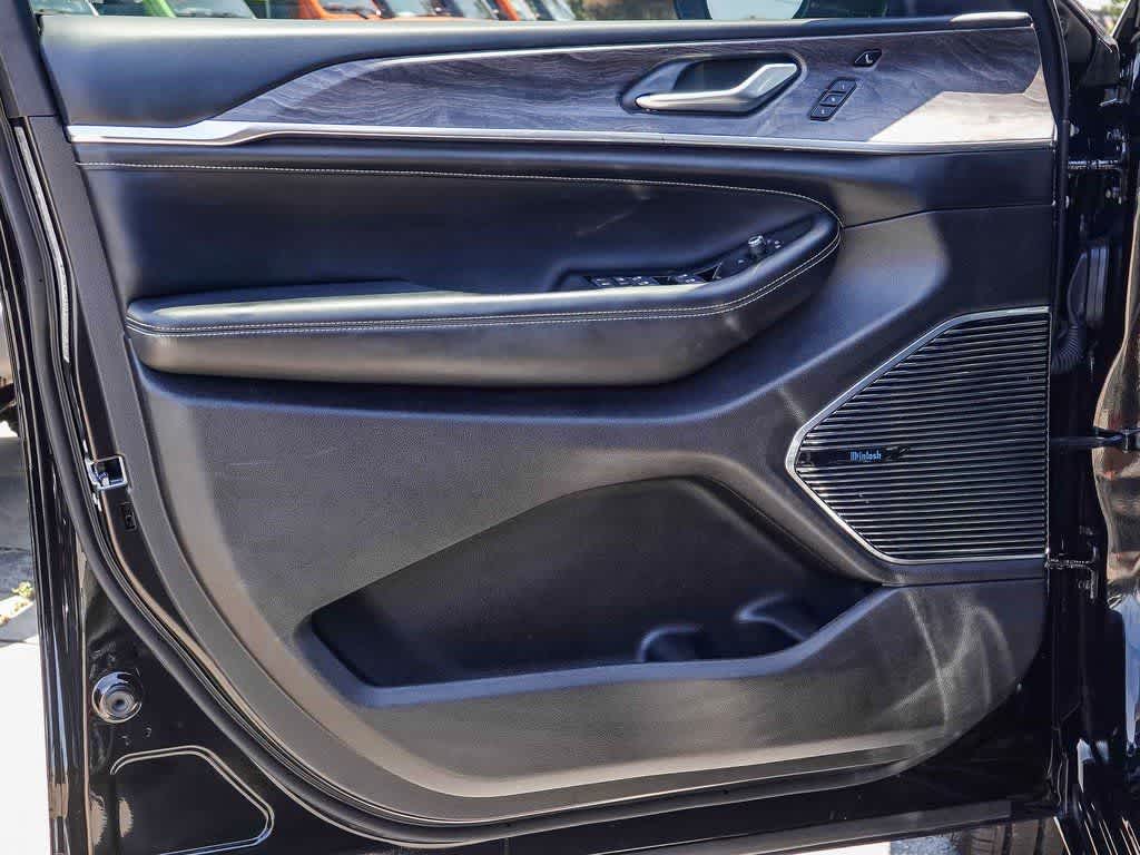 2022 Jeep Grand Cherokee L Overland 4x2