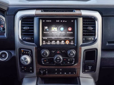 2017 RAM 1500 Laramie Crew Cab 4x4 5'7' Box