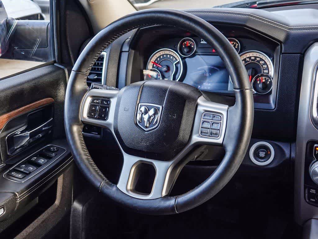 2017 RAM 1500 Laramie Crew Cab 4x4 5'7' Box