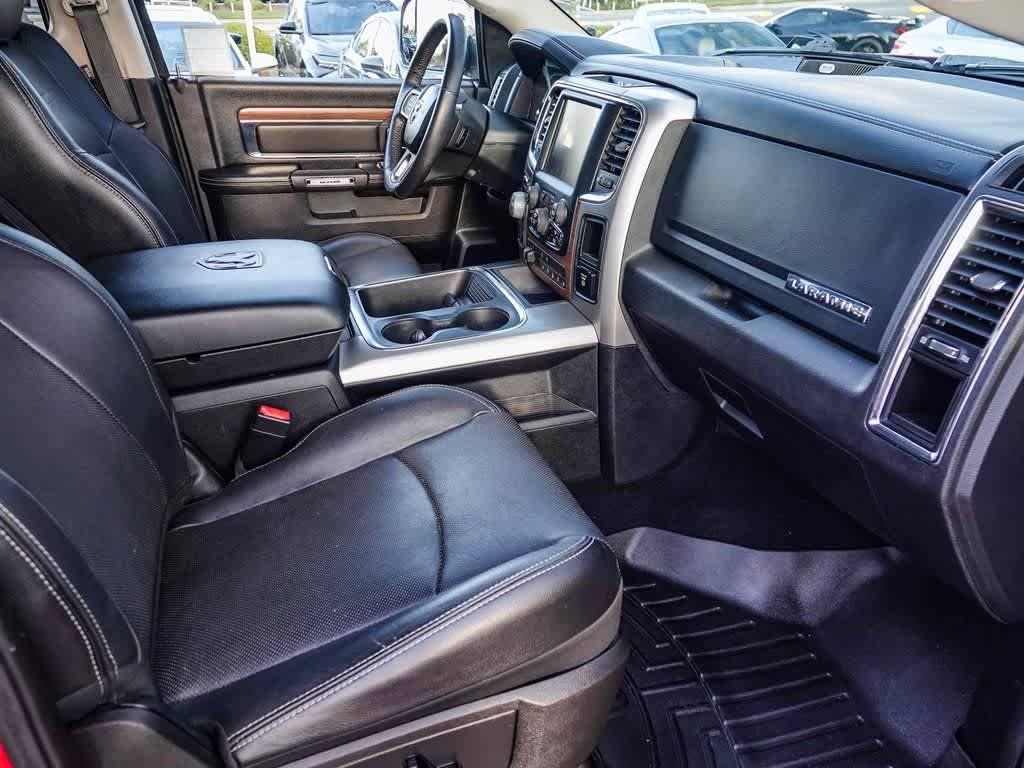 2017 RAM 1500 Laramie Crew Cab 4x4 5'7' Box