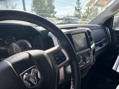 2017 RAM 1500 Laramie Crew Cab 4x4 5'7' Box