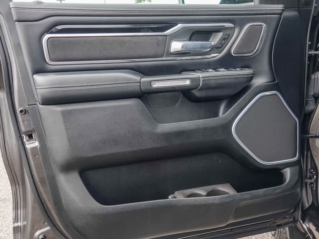 2020 RAM 1500 Laramie Crew Cab 4x2 5'7' Box