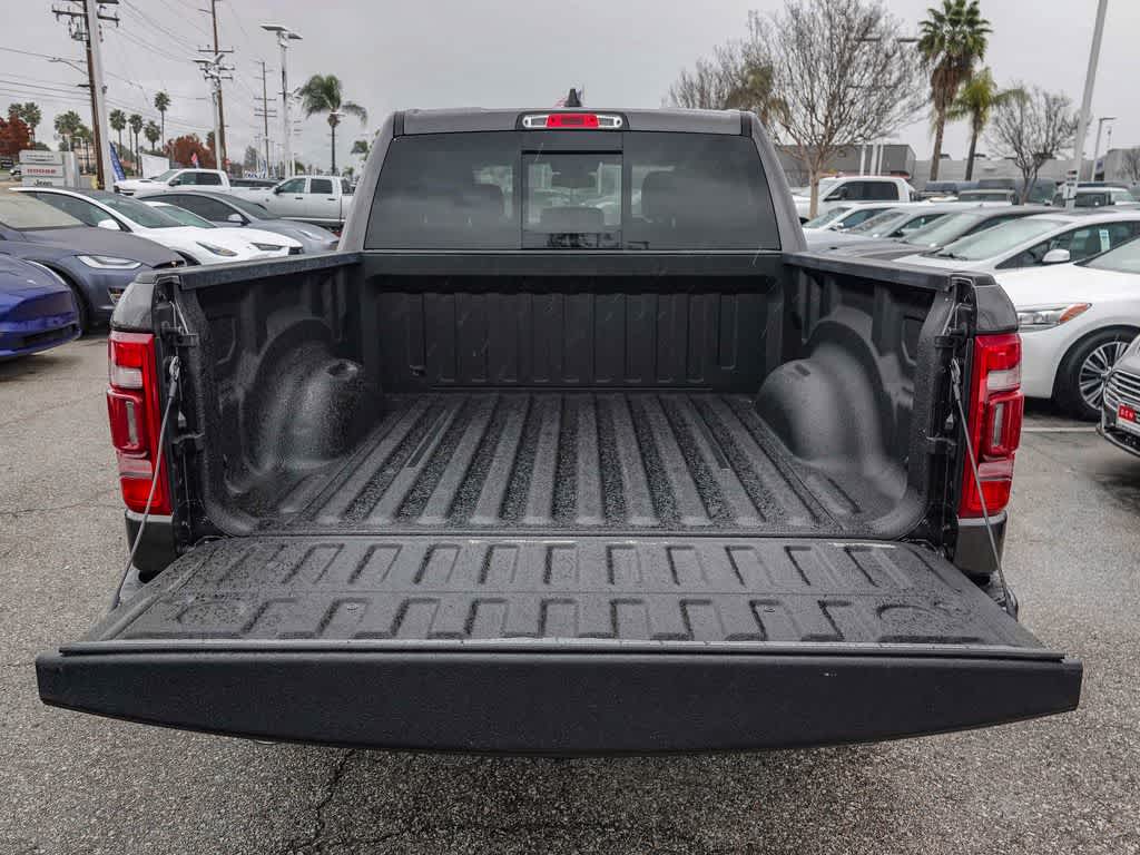 2020 RAM 1500 Laramie Crew Cab 4x2 5'7' Box