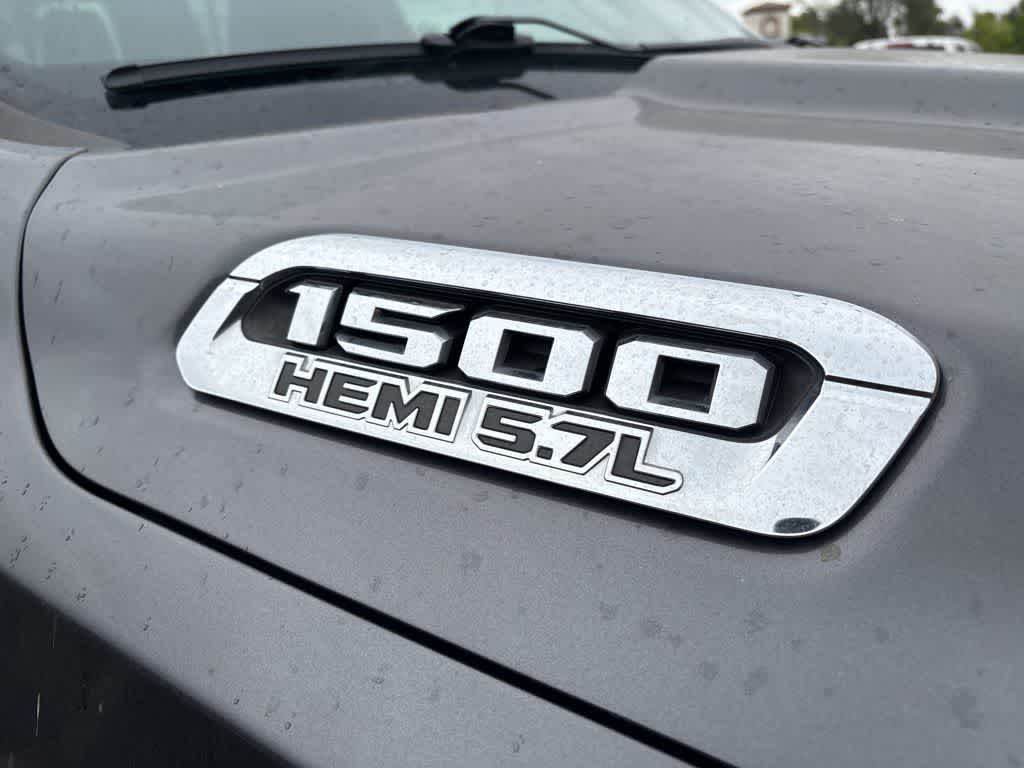 2020 RAM 1500 Laramie Crew Cab 4x2 5'7' Box