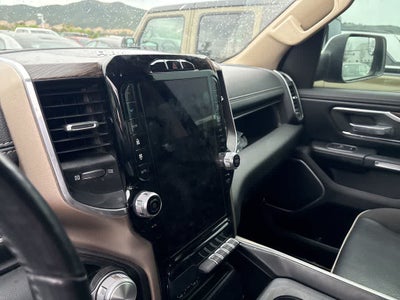 2020 RAM 1500 Laramie Crew Cab 4x2 5'7' Box