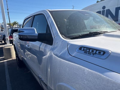 2025 RAM 1500 Laramie Crew Cab 4x4 5'7' Box