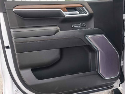 2022 Chevrolet Silverado 1500 2WD Crew Cab Short Bed High Country