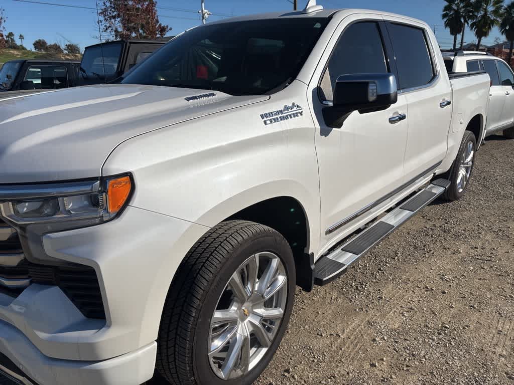 2022 Chevrolet Silverado 1500 2WD Crew Cab Short Bed High Country