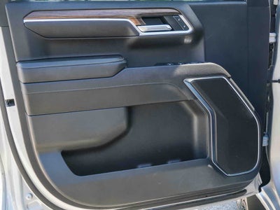 2022 Chevrolet Silverado 1500 4WD Crew Cab Short Bed RST
