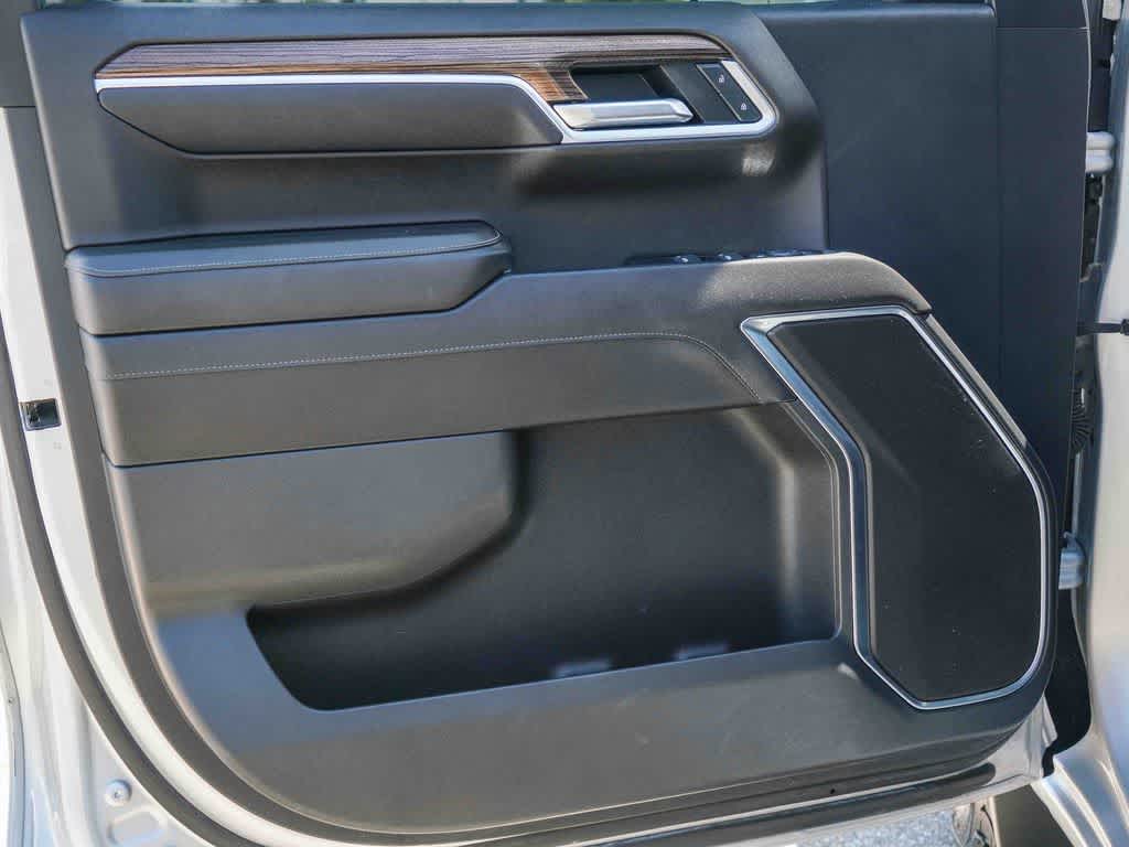 2022 Chevrolet Silverado 1500 4WD Crew Cab Short Bed RST