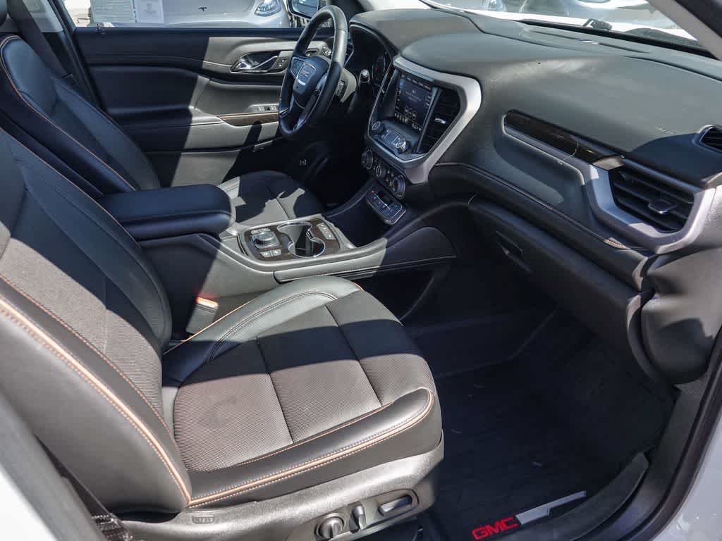 2023 GMC Acadia AWD AT4