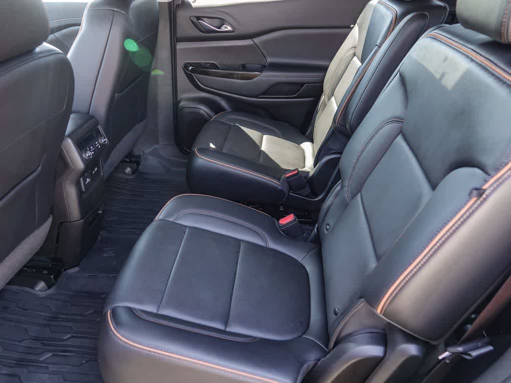 2023 GMC Acadia AWD AT4