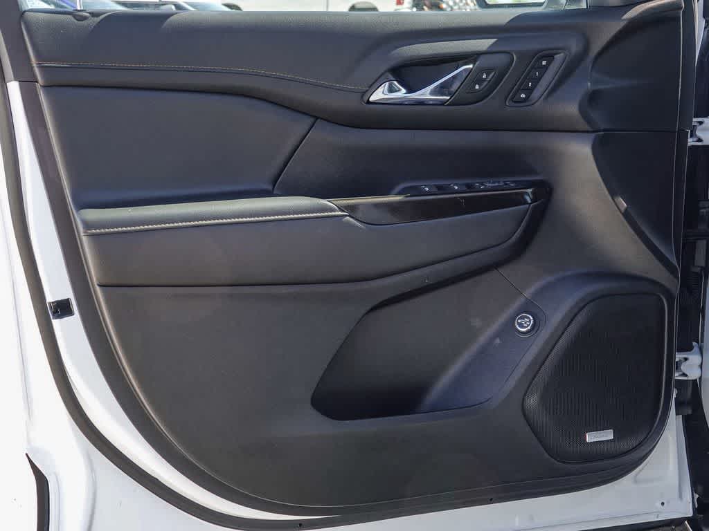 2023 GMC Acadia AWD AT4