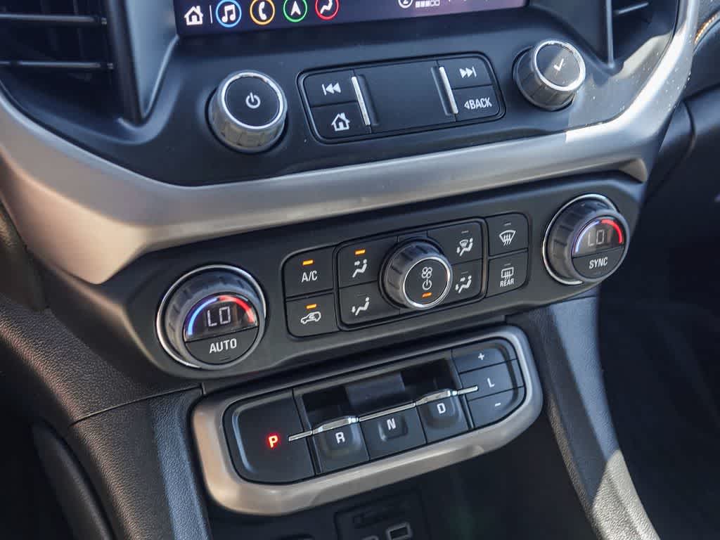 2023 GMC Acadia AWD AT4