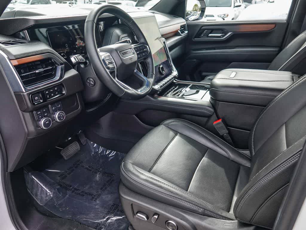 2025 GMC Yukon 4WD Denali