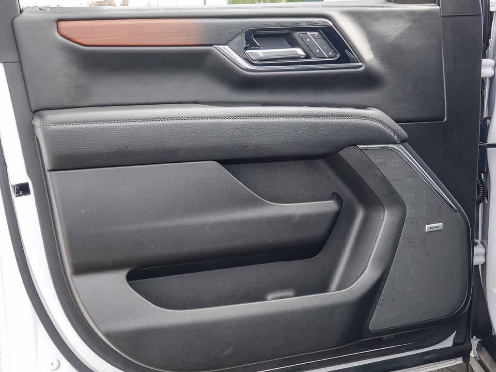 2025 GMC Yukon 4WD Denali