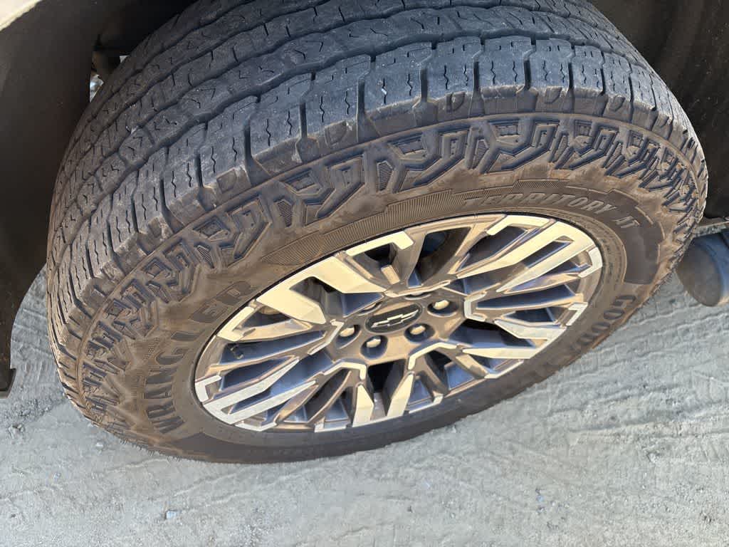 2025 Chevrolet Suburban 4WD Z71