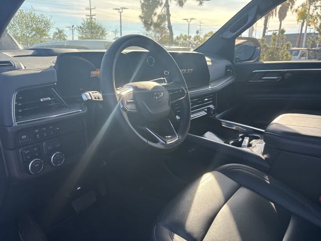 2025 Chevrolet Suburban 4WD Z71