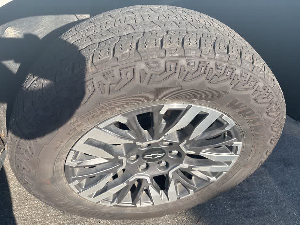 2025 Chevrolet Suburban 4WD Z71