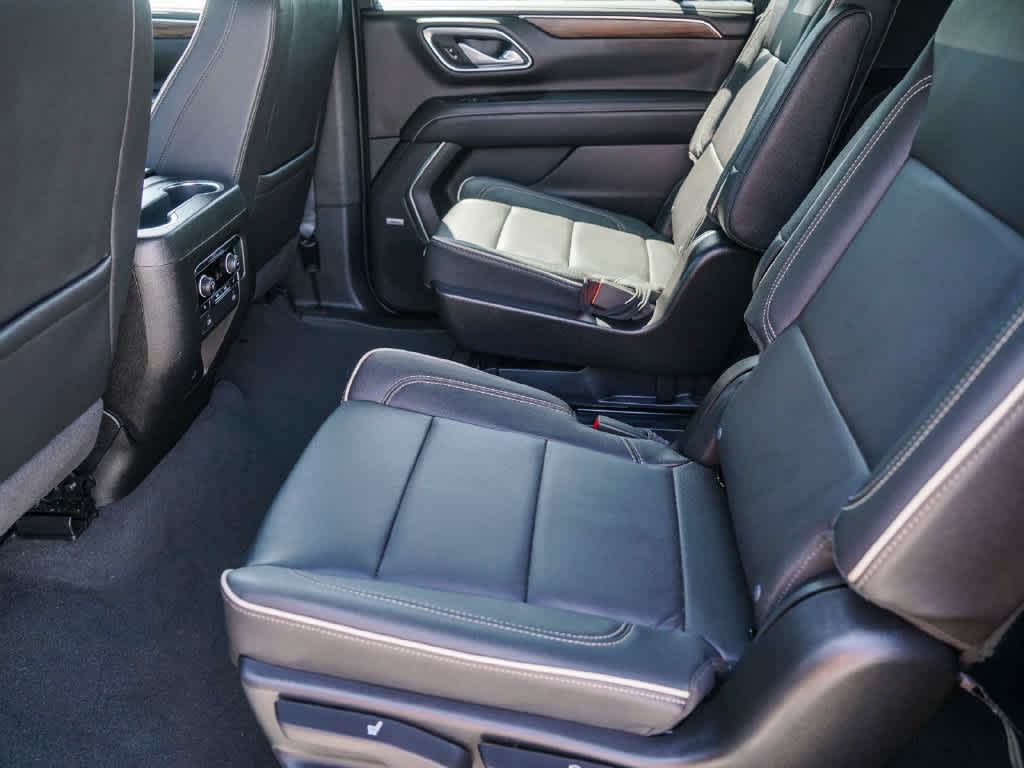 2024 Chevrolet Suburban 4WD Premier
