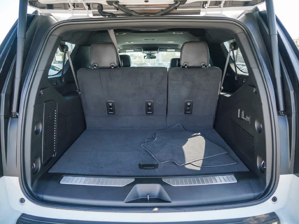 2024 Chevrolet Suburban 4WD Premier