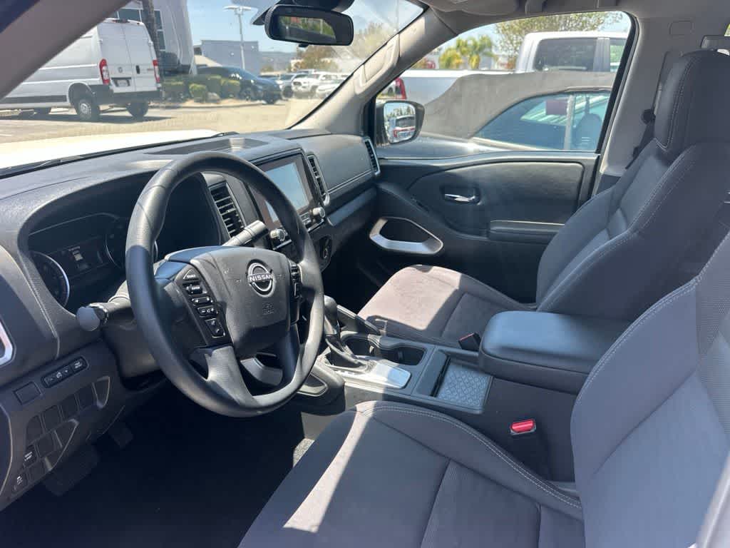 2023 Nissan Frontier Crew Cab SV 4x2