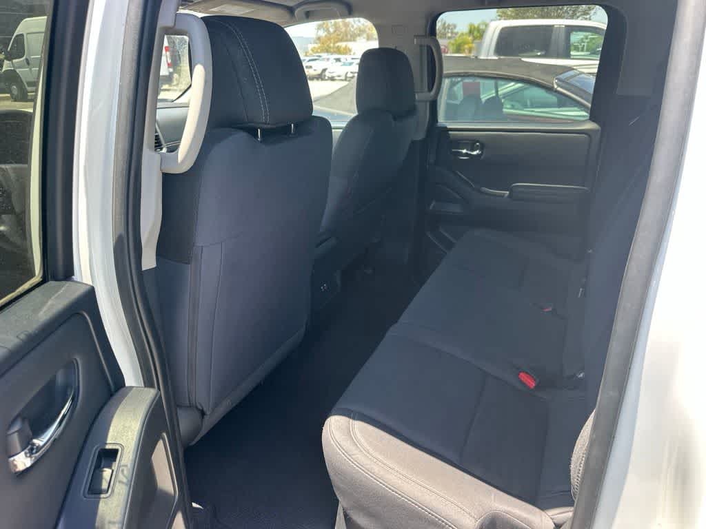 2023 Nissan Frontier Crew Cab SV 4x2