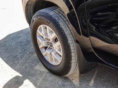 2023 Nissan Frontier Crew Cab SV 4x2