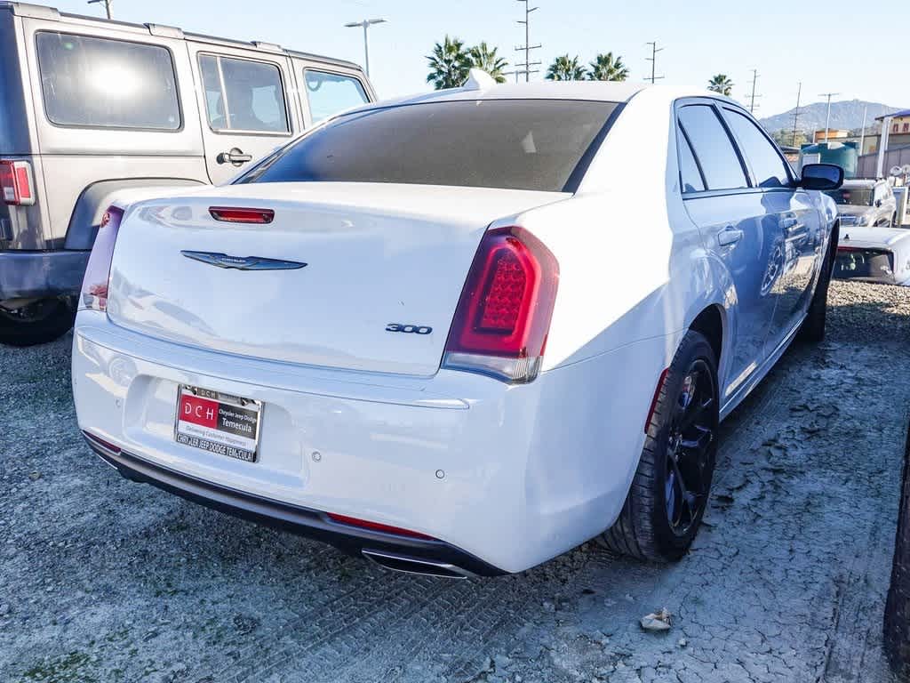 2023 Chrysler 300 Touring L