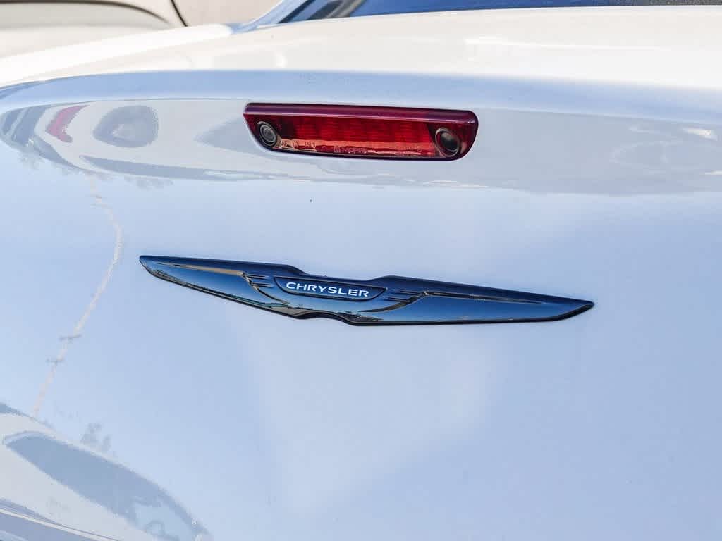 2023 Chrysler 300 Touring L