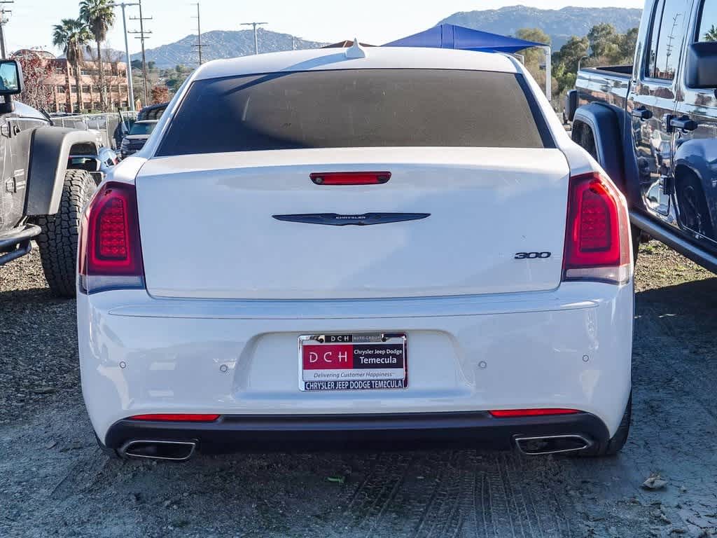 2023 Chrysler 300 Touring L