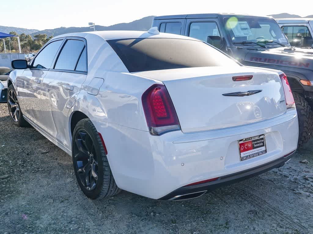 2023 Chrysler 300 Touring L