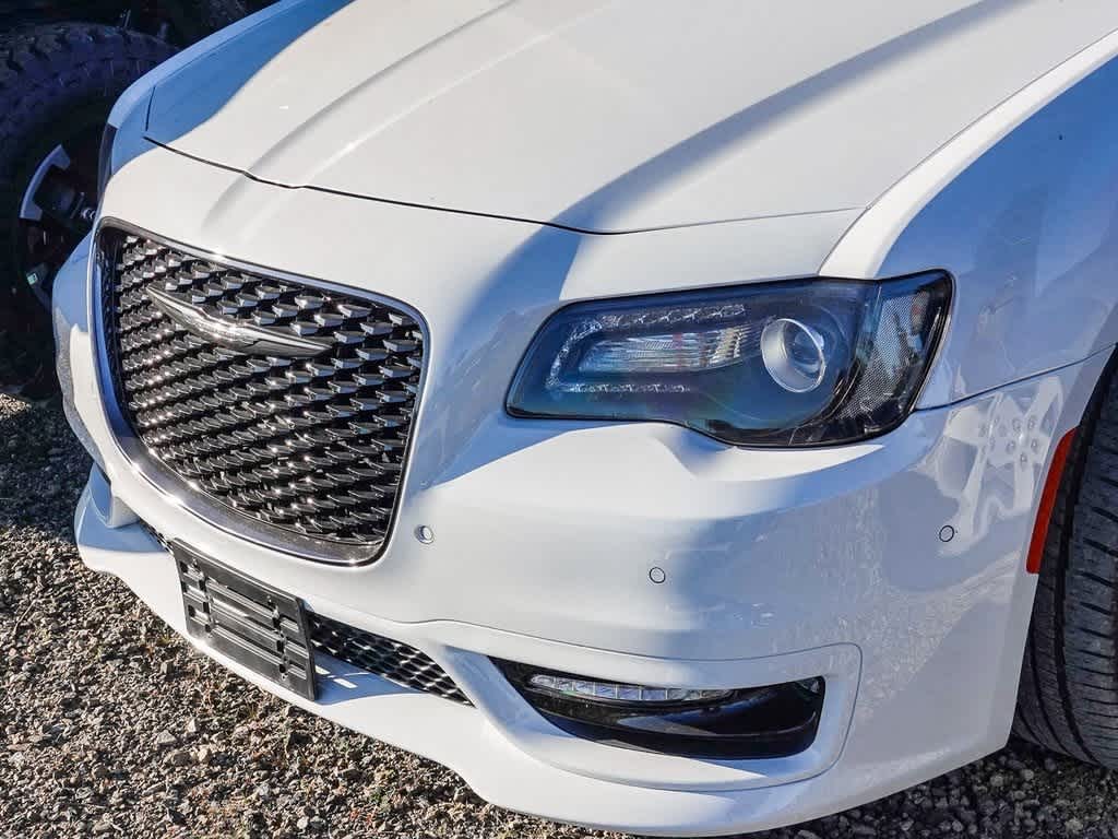 2023 Chrysler 300 Touring L
