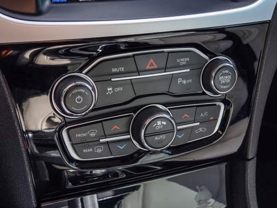 2023 Chrysler 300 Touring L