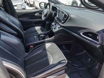2024 Chrysler Pacifica Premium S Appearance Pkg