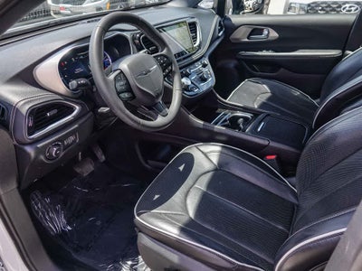2024 Chrysler Pacifica Premium S Appearance Pkg