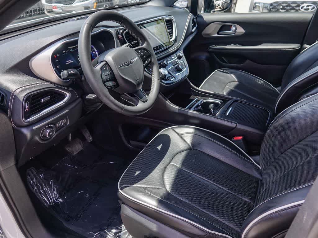 2024 Chrysler Pacifica Premium S Appearance Pkg