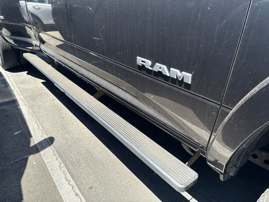 2020 RAM 3500 Laramie Crew Cab 4x4 8' Box
