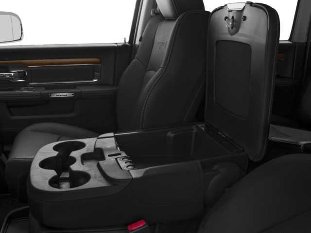 2017 RAM 3500 Laramie Crew Cab 4x4 8' Box