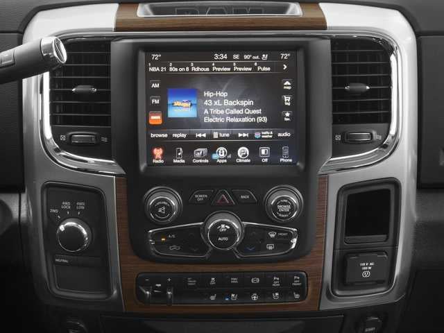 2017 RAM 3500 Laramie Crew Cab 4x4 8' Box