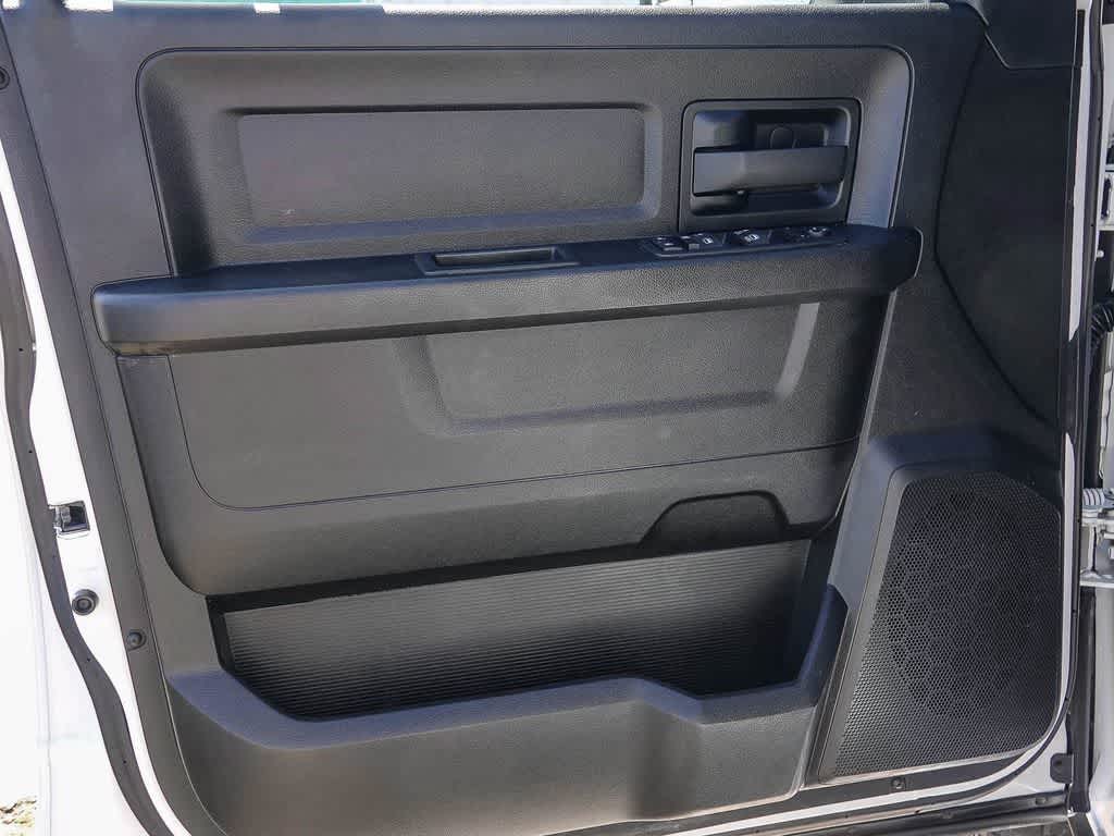 2022 RAM 2500 Tradesman Crew Cab 4x2 8' Box