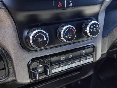 2022 RAM 2500 Tradesman Crew Cab 4x2 8' Box
