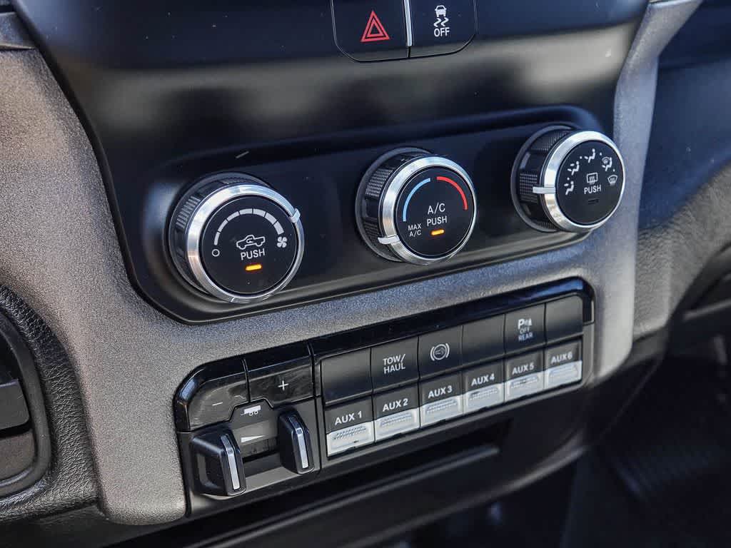 2022 RAM 2500 Tradesman Crew Cab 4x2 8' Box