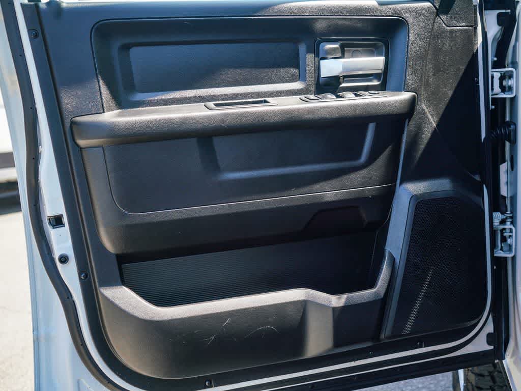 2019 RAM 2500 Tradesman Crew Cab 4x4 6'4' Box