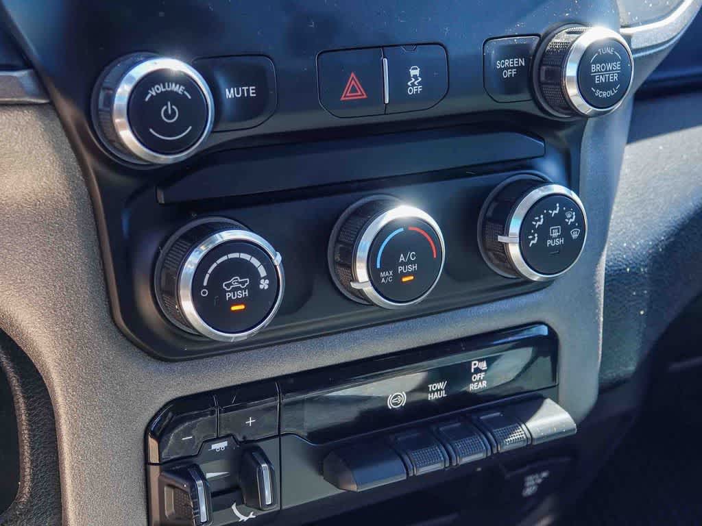 2020 RAM 2500 Tradesman Crew Cab 4x4 6'4' Box