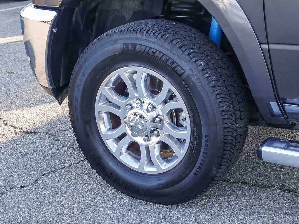 2017 RAM 2500 Laramie Crew Cab 4x4 6'4' Box