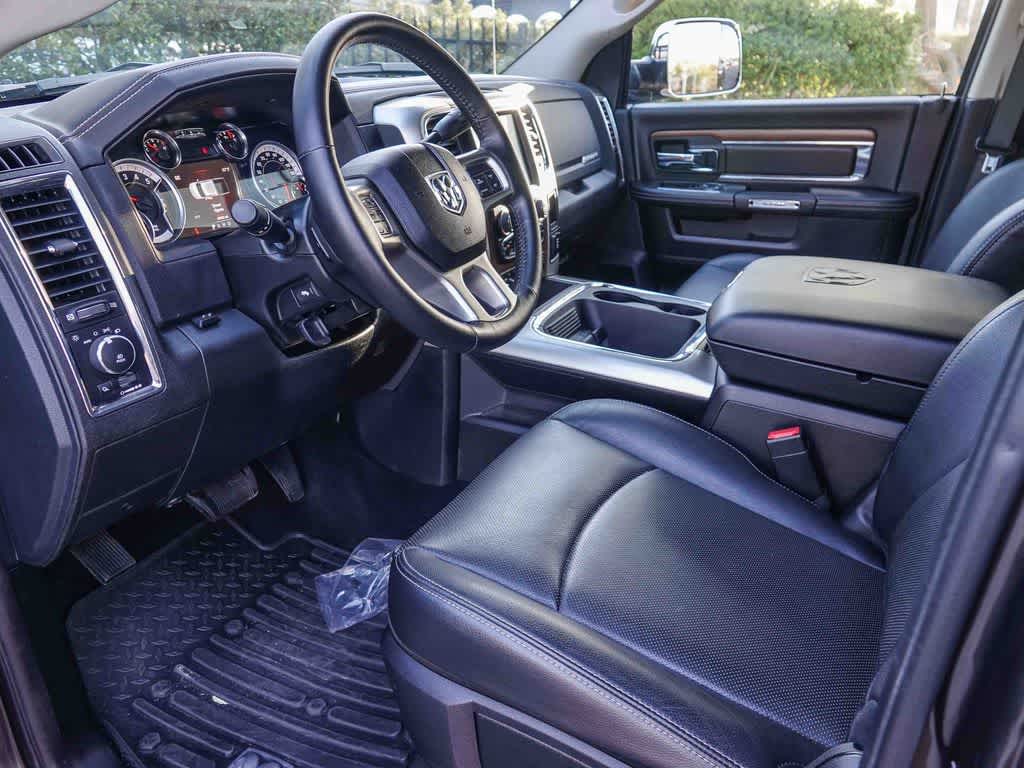 2017 RAM 2500 Laramie Crew Cab 4x4 6'4' Box