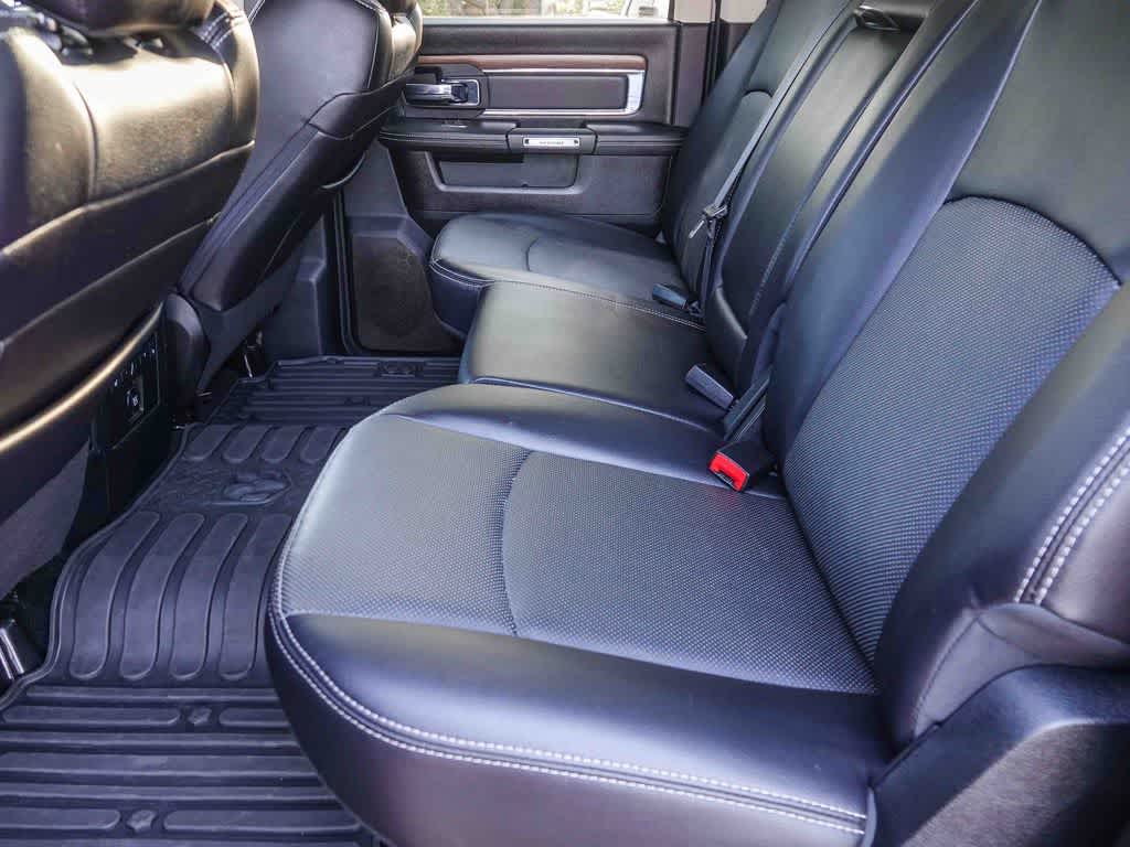 2017 RAM 2500 Laramie Crew Cab 4x4 6'4' Box